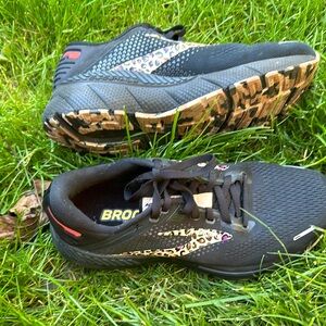 Brooks Adrenaline 22 size 8